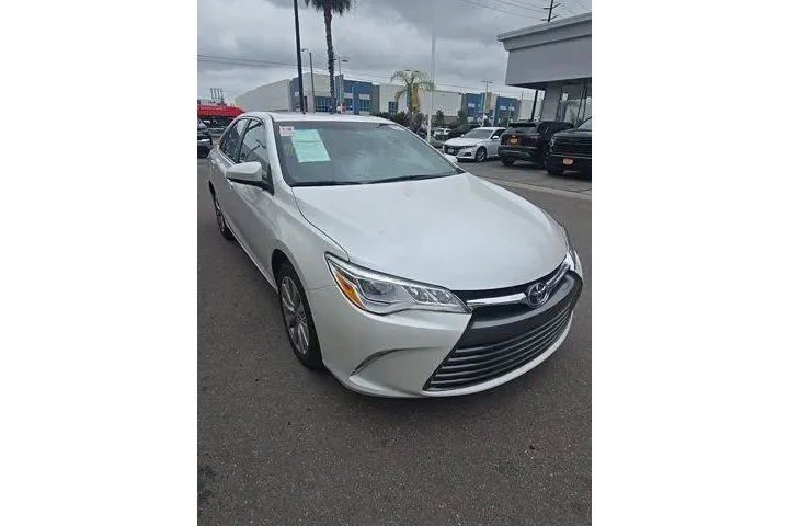 $21056 : Toyota Camry 2015 XSE V6 4dr image 2