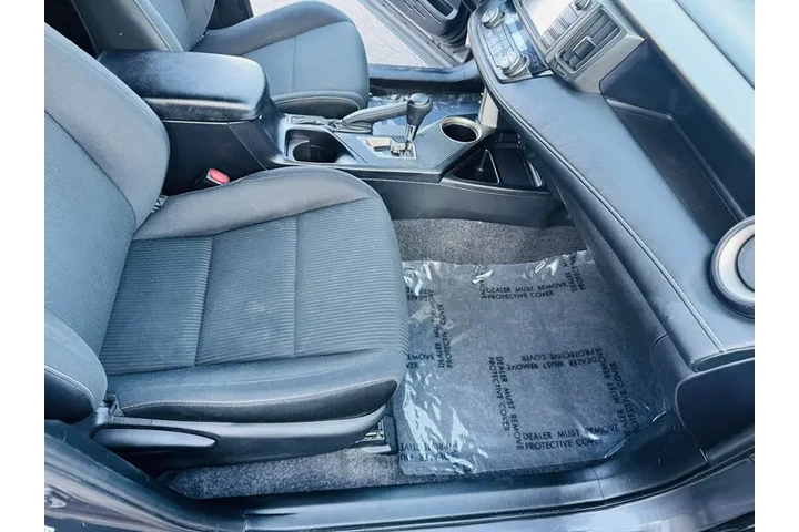 $15995 : 2015 RAV4 XLE image 10