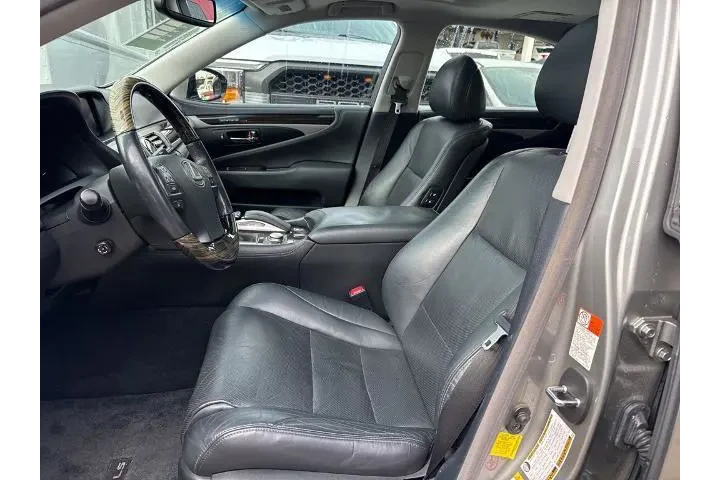 $23000 : Lexus LS 460 2017 4dr Sedan image 4