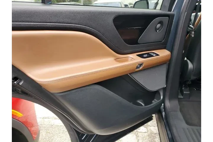 $38990 : Lincoln Aviator 2023 Reserve image 9