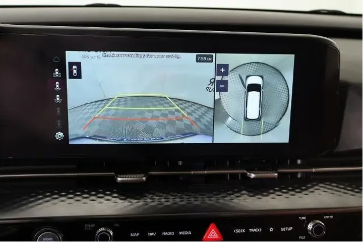 $39734 : Kia Carnival 2023 SX Prestig image 6