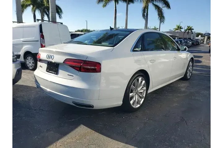 $17490 : Audi A8 L 2017 AWD 3.0T quat image 3