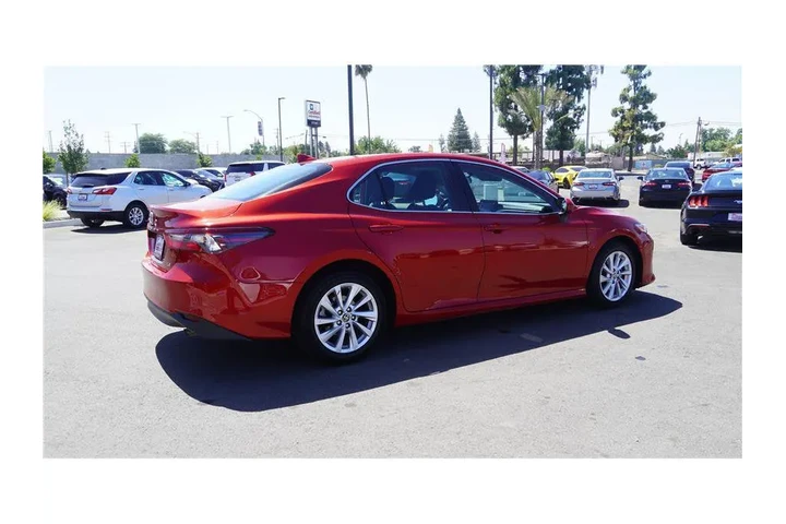 $23984 : 2023 Camry LE image 6