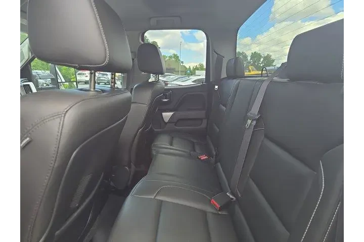 $39995 : Chevrolet Silverado 2500HD 2 image 6