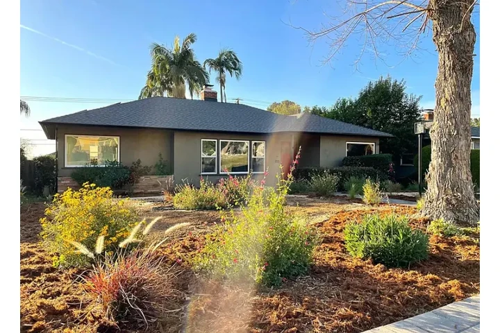 $3000 : 5521 Westmont Rd Downtown LA image 1