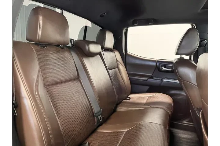 $29959 : Toyota Tacoma 2017 4x4 Limit image 10