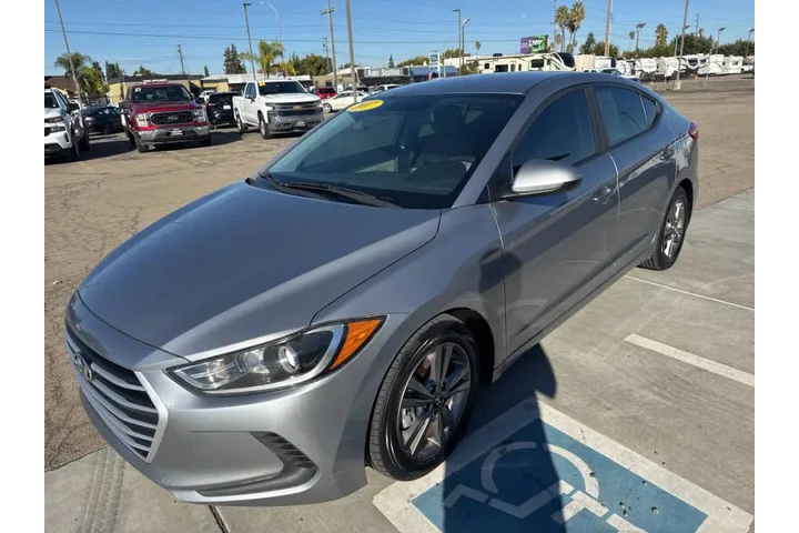 $8999 : 2017 Elantra SE image 1