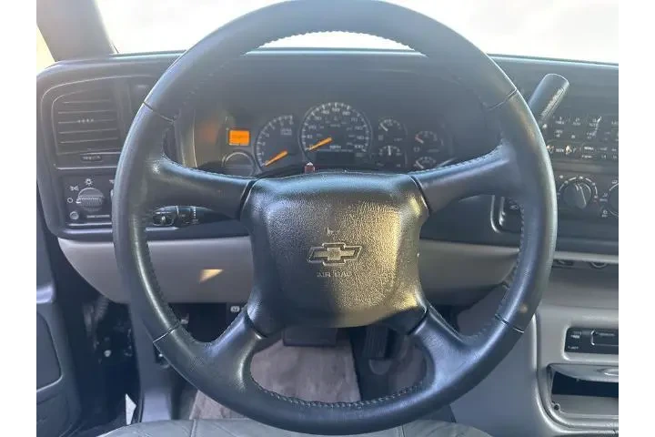 $5500 : Chevrolet Suburban 2000 1500 image 10