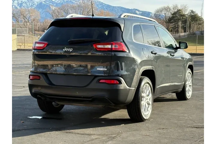$9900 : 2018 Cherokee Latitude Plus image 5