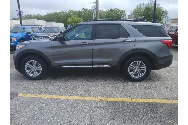 $31990 : Ford Explorer 2022 AWD XLT 4 image 8
