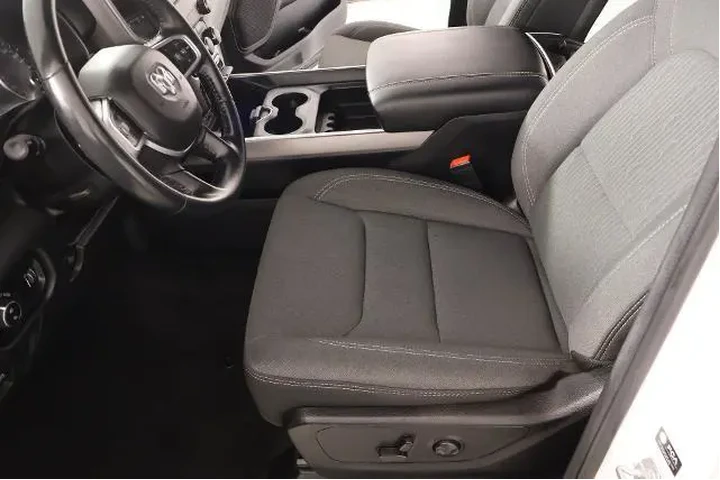 $32828 : Ram 1500 2023 4x4 Big Horn 4 image 10