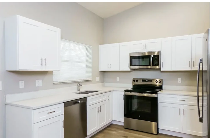 $2700 : Affordable for move in image 2