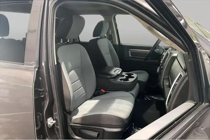 $27621 : Ram 1500 Classic 2024 4x4 SL image 7