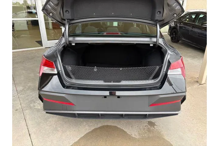 $27498 : Hyundai ELANTRA Hybrid 2025 image 10