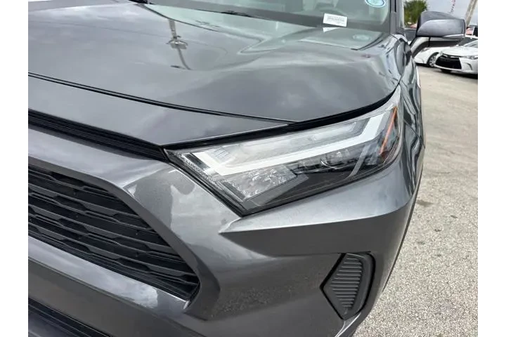 $26988 : Toyota RAV4 2023 XLE 4dr SUV image 9