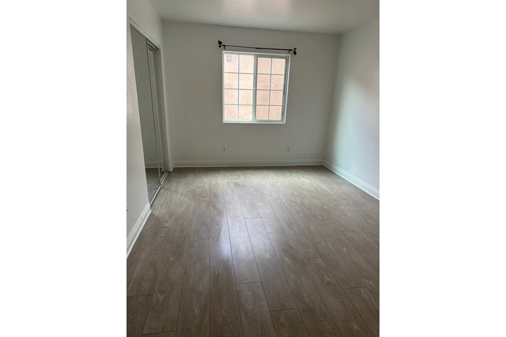 $900 : Se Renta Cuarto image 1
