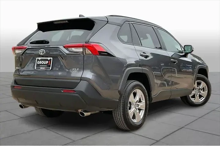 $31668 : Toyota RAV4 2025 AWD XLE 4dr image 10