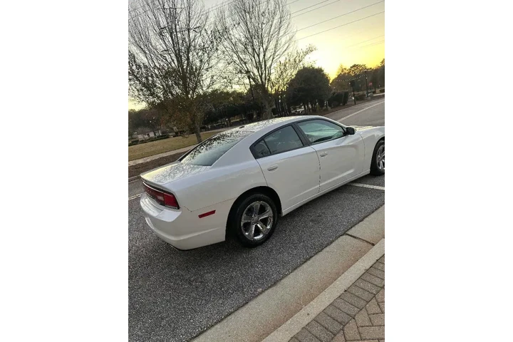 $7500 : 2013 Charger SXT image 3