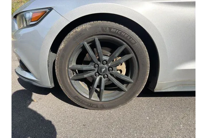 $16490 : Ford Mustang 2017 EcoBoost 2 image 5