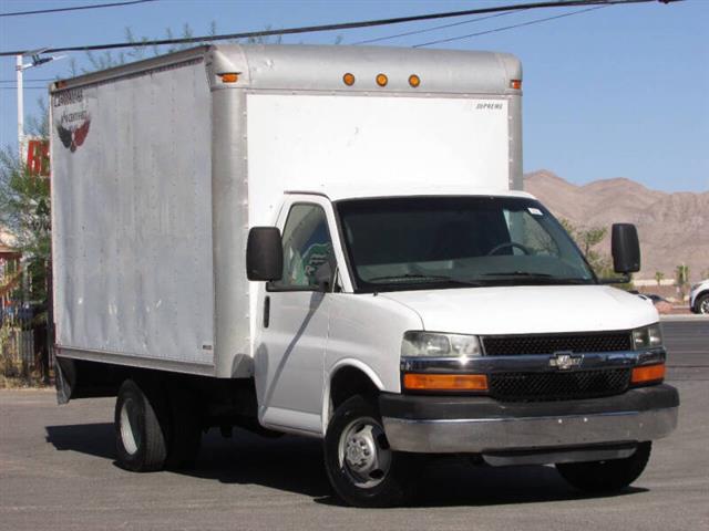 $11995 : 2005 Express 3500 image 1