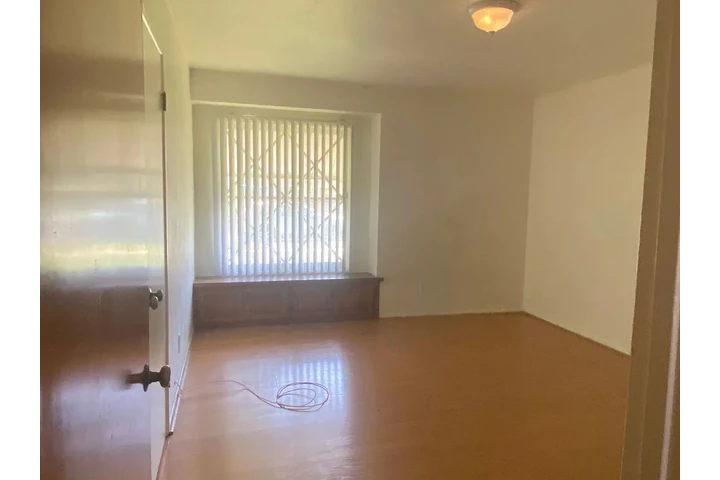 $1000 : Hard Wood Flooring home image 4