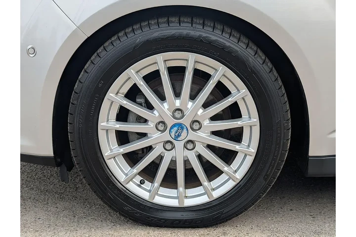 $9435 : Ford C-MAX Hybrid 2013 SEL 4 image 6