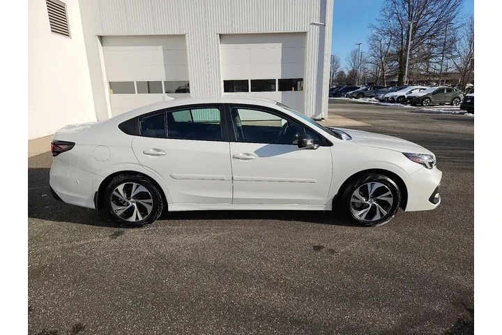 $24998 : Subaru Legacy 2025 AWD Base image 7