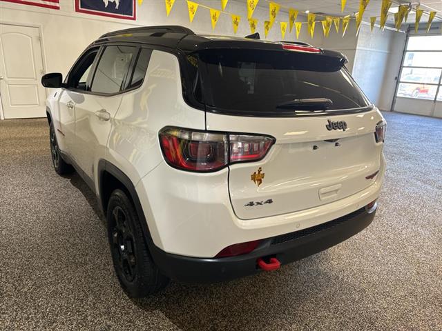 $29995 : 2023 Compass Trailhawk image 7