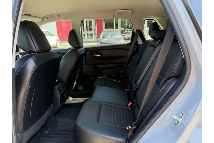 $31450 : Nissan Rogue 2025 AWD Rock C image 10