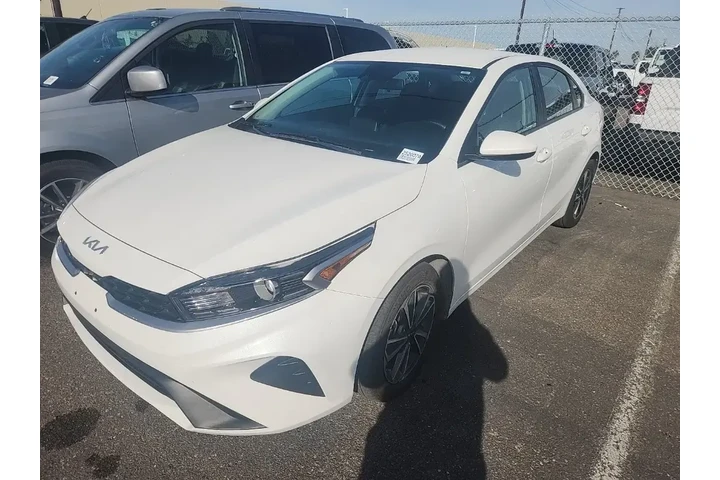 $18491 : Kia Forte 2024 LX 4dr Sedan image 3