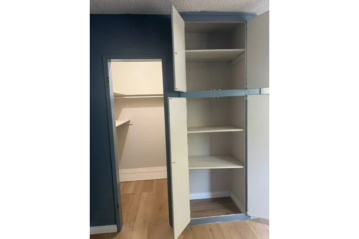 $1100 : Recamara amplia LA image 3