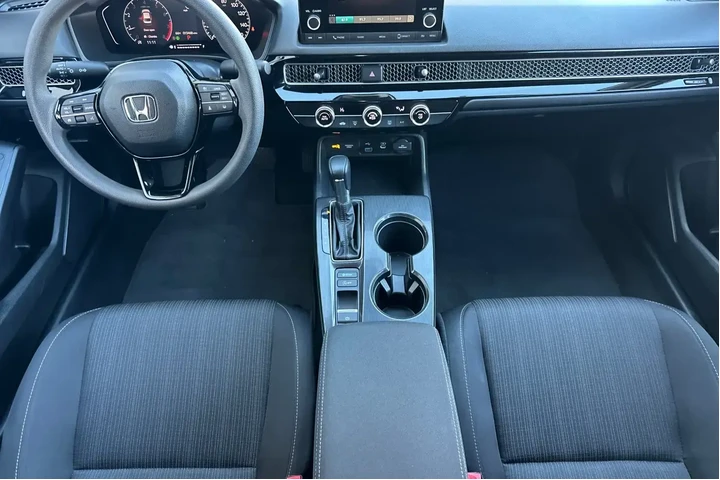 $23500 : Honda Civic 2025 LX 4dr Seda image 6