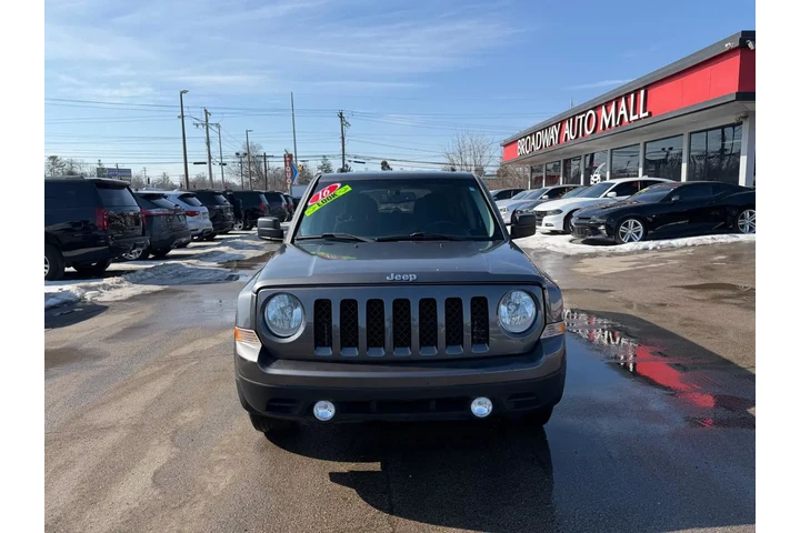 $7980 : 2016 Patriot FWD 4dr Sport image 7