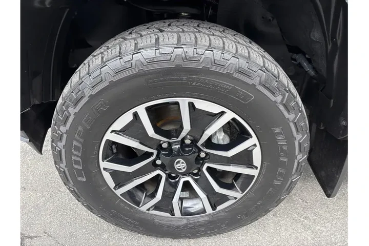 $39988 : Toyota Tacoma 2022 4x4 TRD O image 9