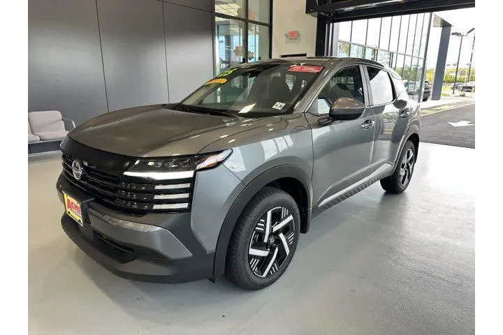 $22595 : Nissan Kicks 2025 SV 4dr Cro image 2