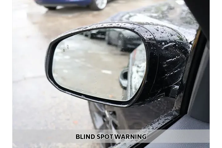 $29490 : Genesis G70 2023 2.0T 4dr Se image 6