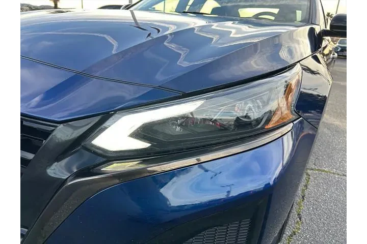 $22995 : Nissan Altima 2023 2.5 SR 4d image 10