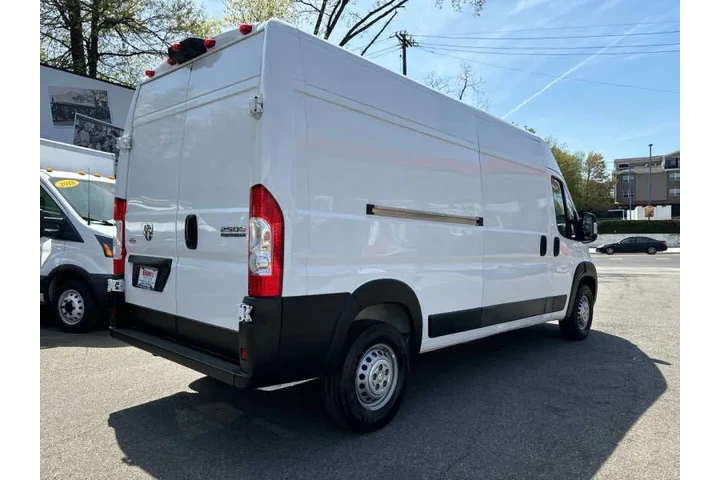 $36499 : 2024 RAM ProMaster Tradesman image 7