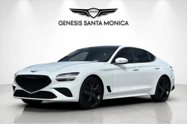 $28998 : Genesis G70 2023 AWD 2.0T 4d image 10