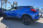 $18997 : 2019 C-HR LE thumbnail