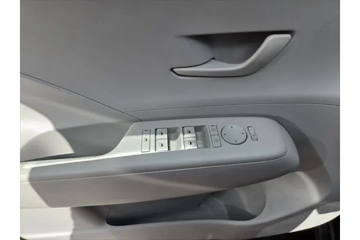$21989 : Hyundai KONA Electric 2024 S image 9