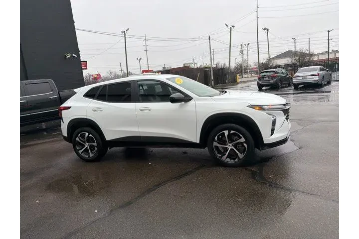 $23980 : Chevrolet Trax 2025 RS 4dr C image 4