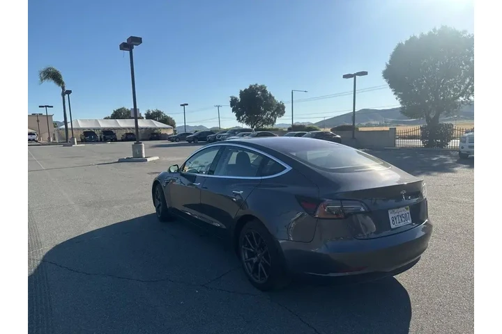 $19998 : Tesla Model 3 2018 Mid Range image 6