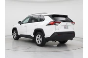 $32998 : Toyota RAV4 2021 AWD XLE 4dr thumbnail