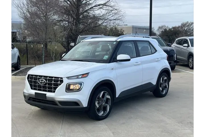 $17499 : Hyundai VENUE 2023 SEL 4dr C image 5