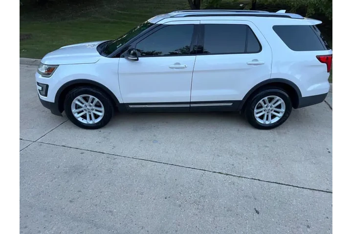 $9995 : 2016 Explorer XLT image 7