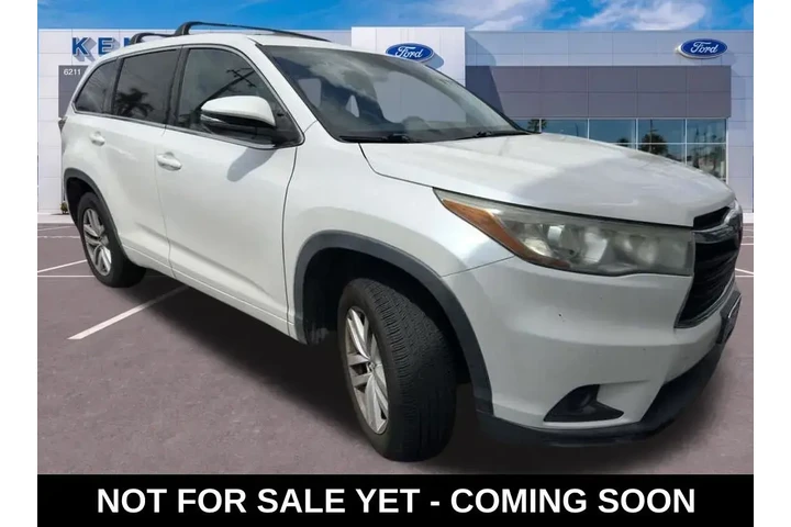 $15143 : Toyota Highlander 2016 LE 4d image 1