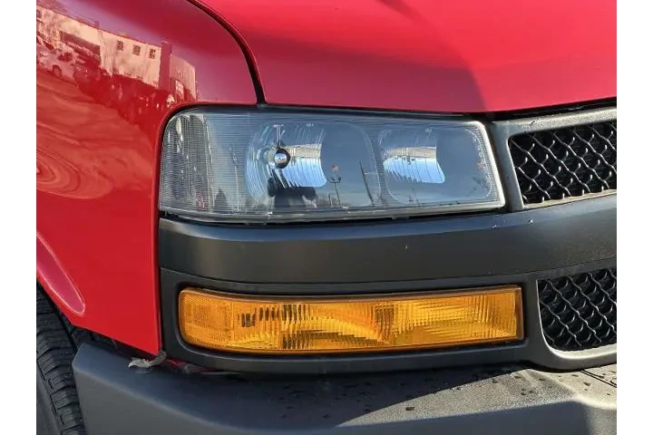 $22886 : Chevrolet Express 2019 LS 35 image 8