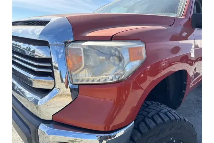 $31999 : Toyota Tundra 2016 4x4 SR5 4 image 9