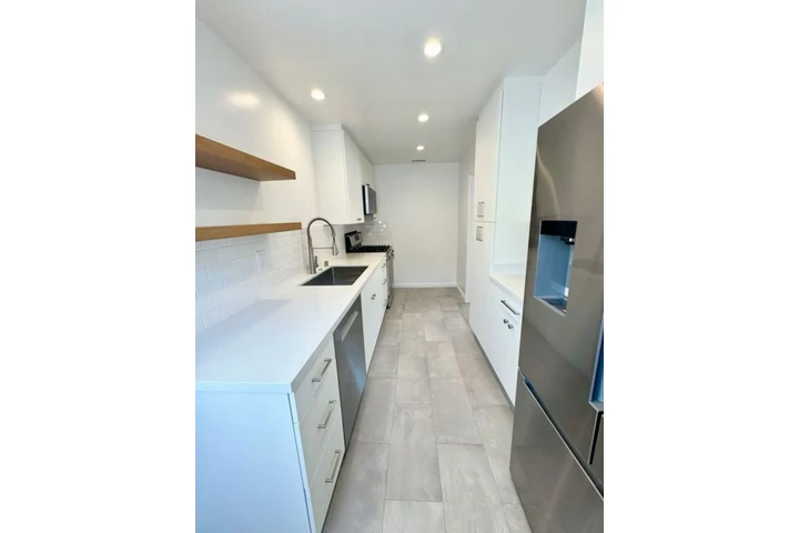 $2000 : 2 Bedroom House in Los Angeles image 3